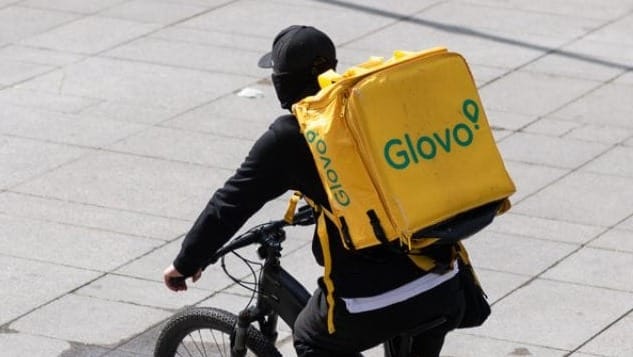 Glovo sotto indagine, Procura: “Rider sfruttati”
