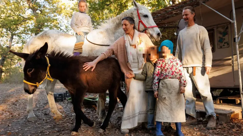 "Famiglia nel bosco", Garante per l'infanzia: "bambini traumatizzati, allontanamento sproporzionato"
