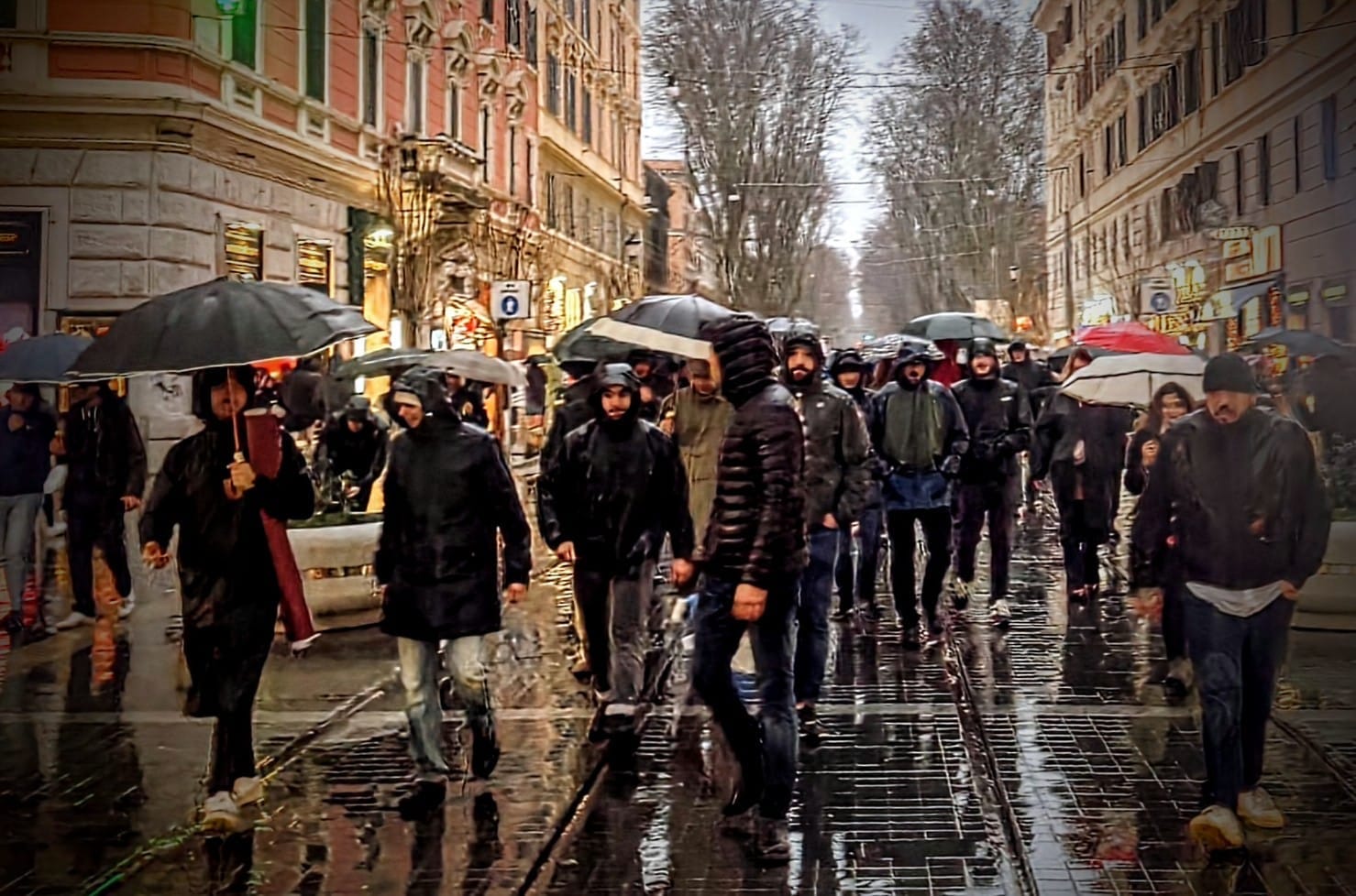 Noi Siamo Roma sfida il maltempo: piazza in difesa di legalità e sicurezza