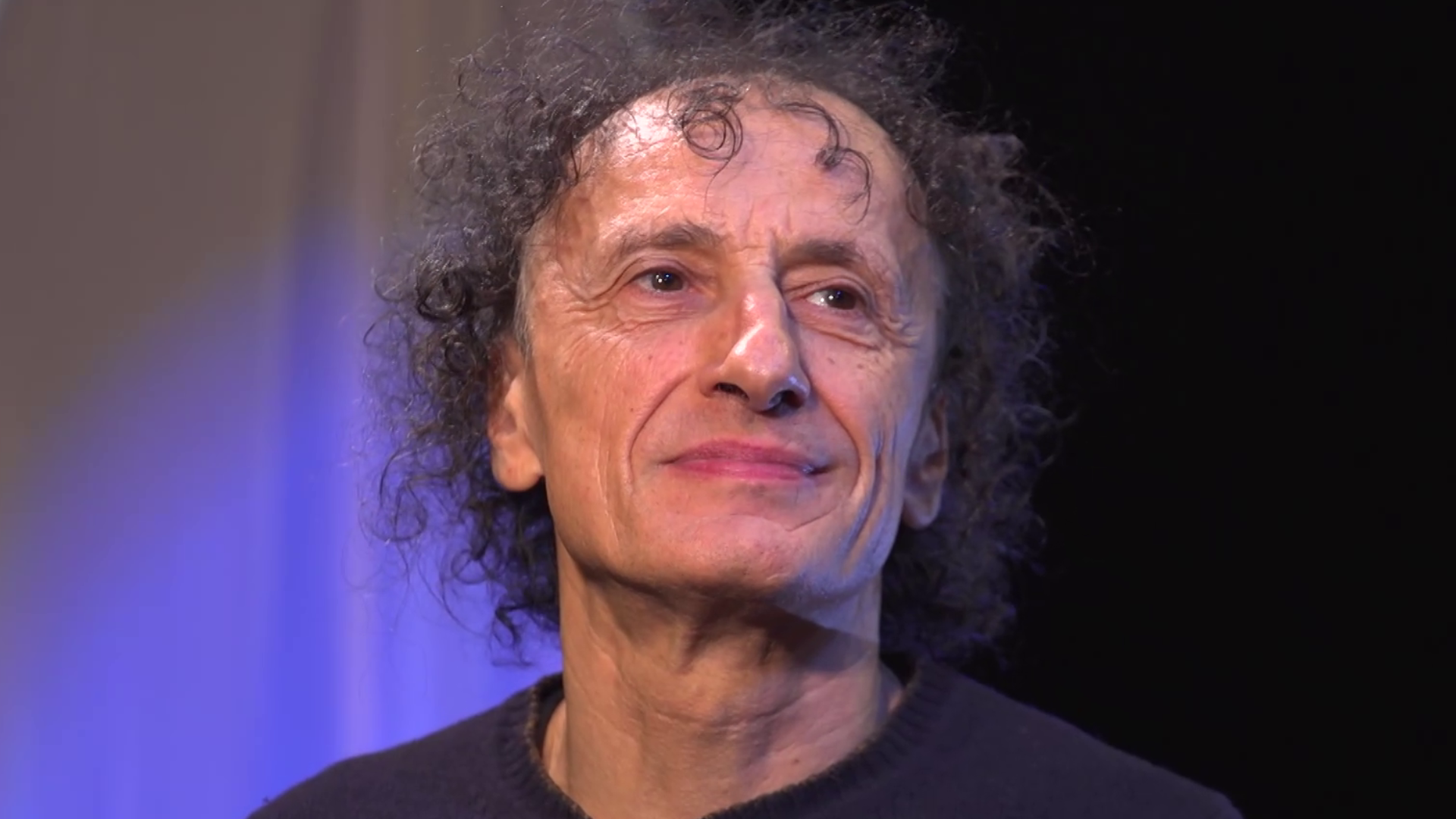 Antonio Rezza contro i piagnistei sui fondi: “L’arte non è la Fiat”