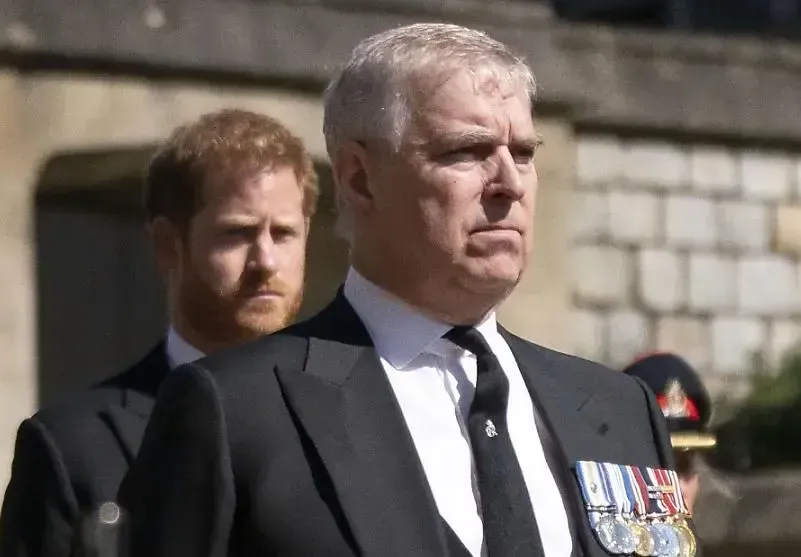 Caso Epstein: Principe Andrea girò un dossier segreto a un banchiere