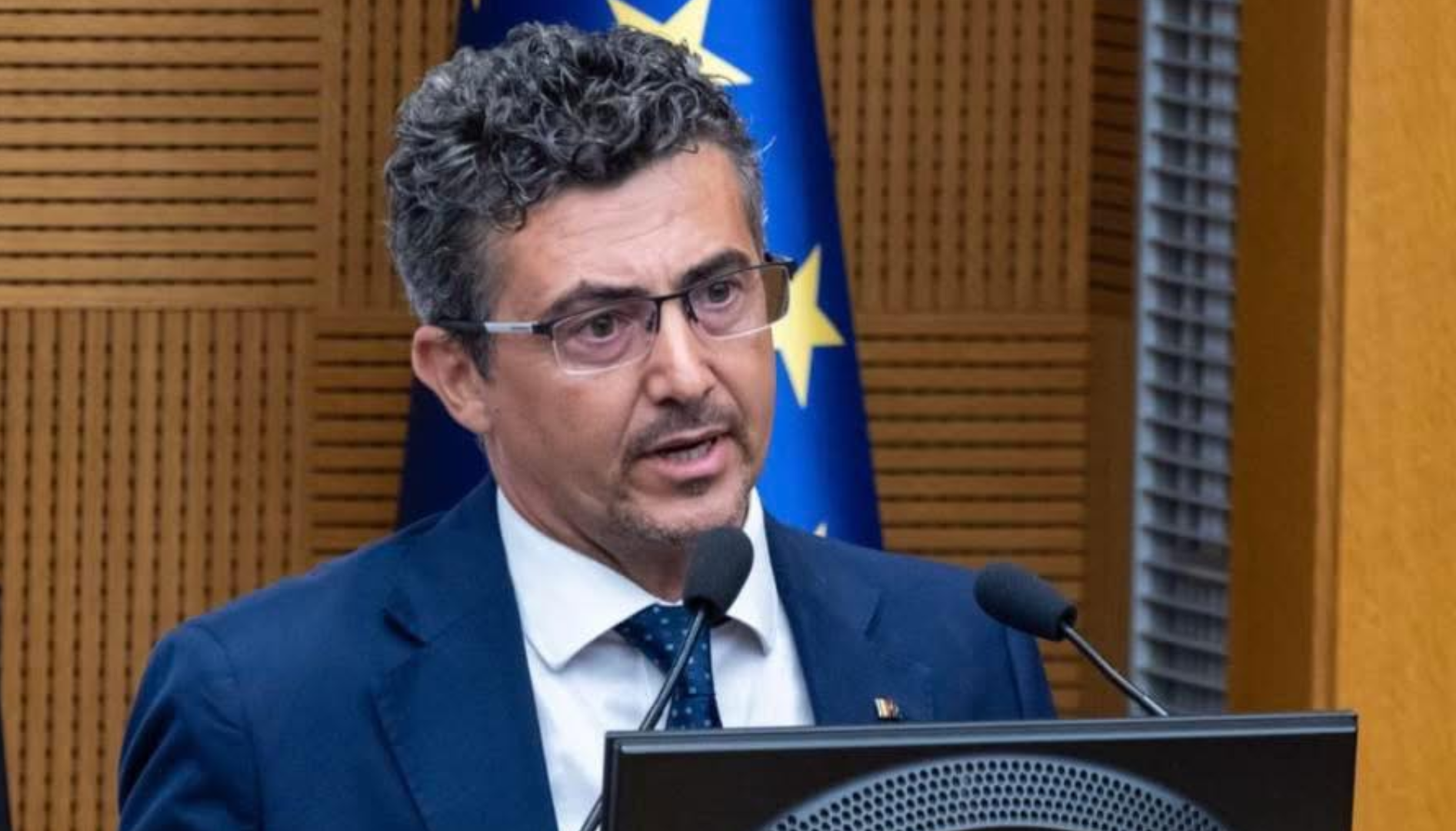 Caramiello (M5S): “Continua l'impegno a sostegno delle guide turistiche e vulcanologiche attive”