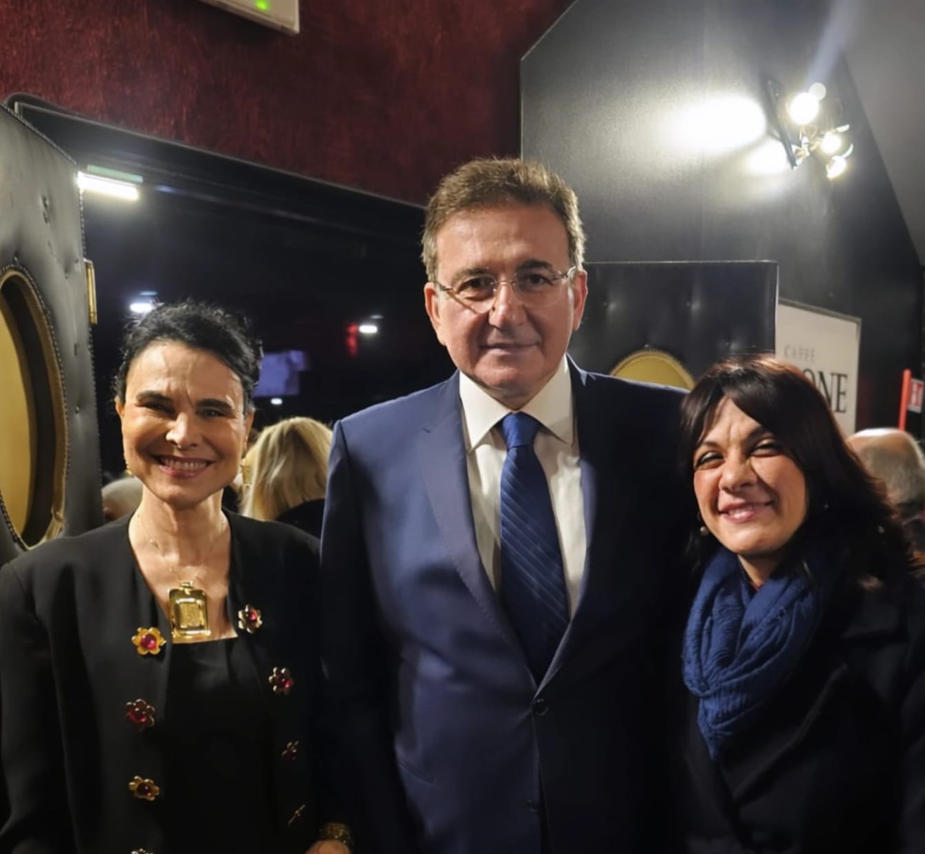 Premio Letterario Roma International 2026: Teatro Ghione gremito con Giacobbo, Strabioli e Mita Medici