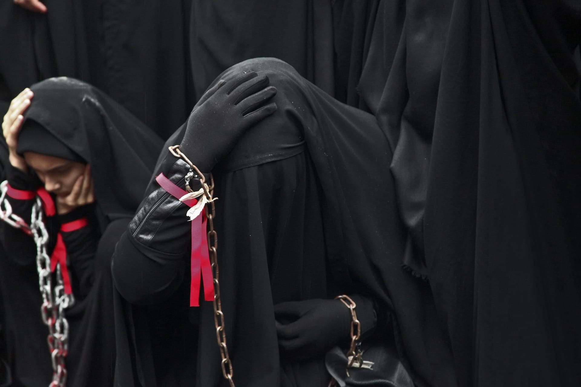 Legge anti burqa: fino a tre anni di carcere, sanzioni fino a 30.000 euro
