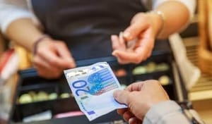 Codacons: "Dati sui salari reali confermano i danni provocati dal caro-prezzi"