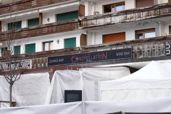 Strage Crans-Montana, Jessica Moretti è libera ma deve restare in Svizzera