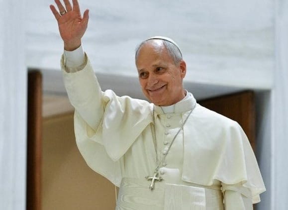 Il Papa frena: “Su gay e trans la dottrina non si tocca”