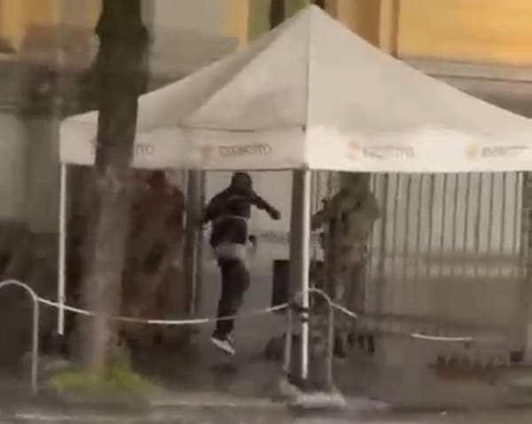 Follia a Catanzaro: calci e pugni ai militari di “Strade Sicure”