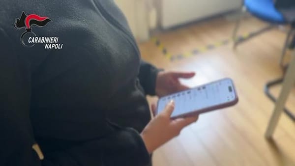 WhatsApp, allarme “Ghost Pairing”: così i truffatori rubano l’account con un finto voto online