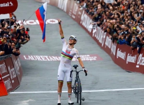 Ciclismo, Pogačar domina le Strade Bianche: è la quarta volta
