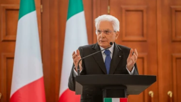 Mattarella lancia l’allarme: "Guerra vicino a noi, c'è chi pensa solo ai suoi interessi"