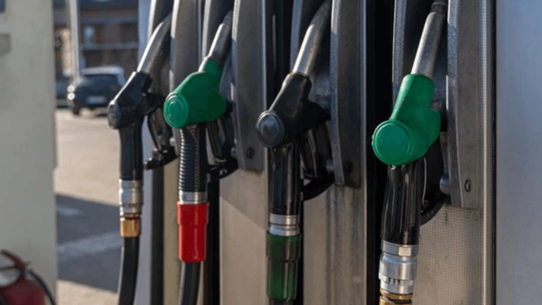 Carburanti, gestori all’attacco: “Compagnie non mettono i prezzi consigliati”