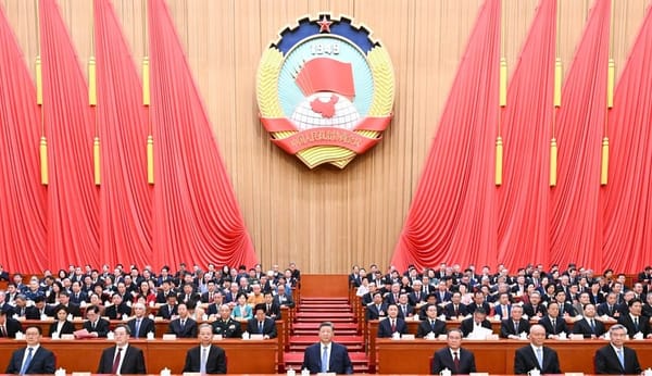 Mentre il mondo trema, la Cina di Xi Jinping consolida il potere