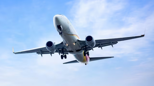 Rotte allungate e costi in salita: fino a 10.000 dollari di perdite per volo sulle tratte Europa-Cina