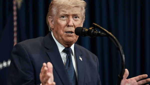 Iran, Trump: "Pronti a colpire infrastrutture se non si arrendono"